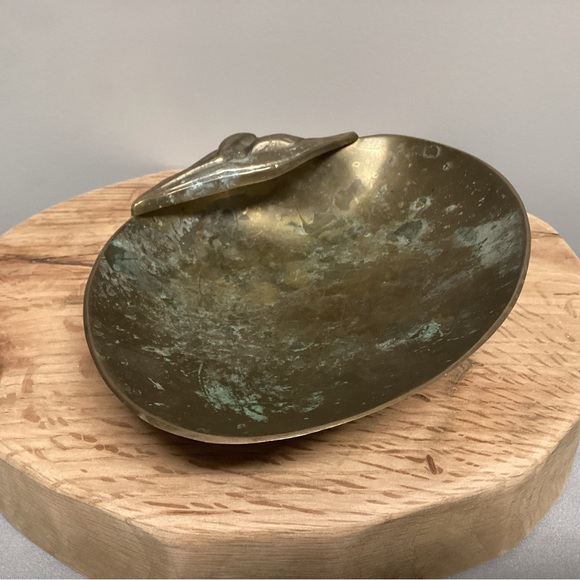 🟡 Vintage Heavy Brass Seashell Designed Ashtray - Candy Dish - Jewelry Display - Picture 3 of 16